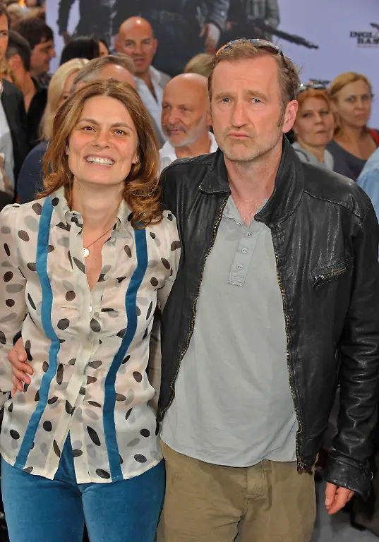 DEU-BB-Premiere-Inglourious-Basterds-BRO150-jpg4332921981749776940