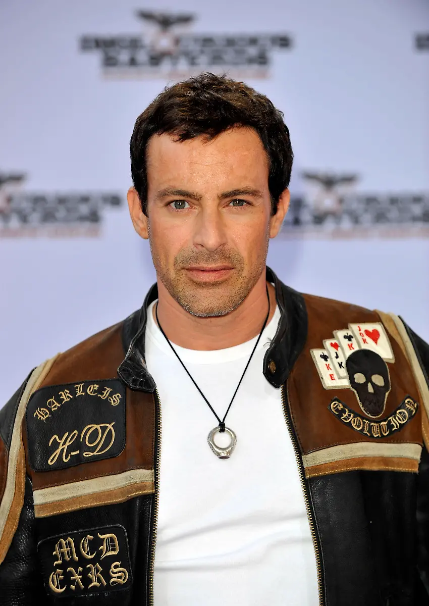 Germany-Inglourious-Basterds-BRO169-jpg2184832750303218352