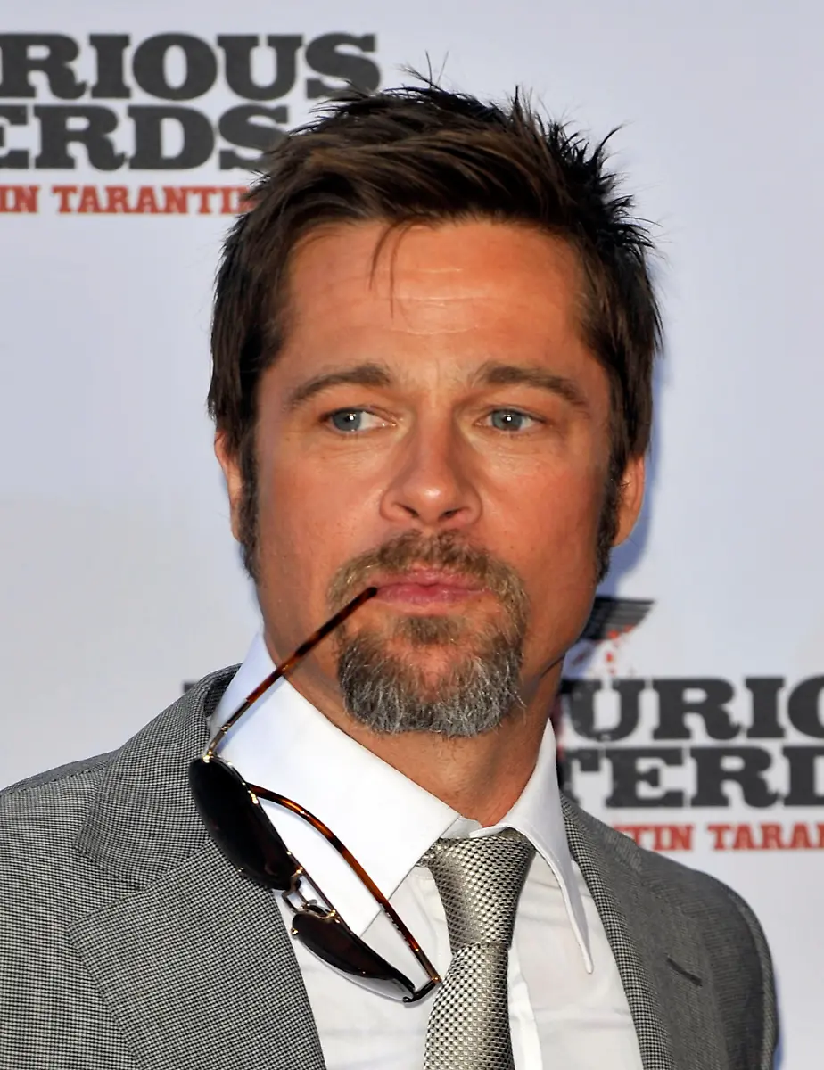 DEU-BB-Premiere-Inglourious-Basterds-BRO136-jpg7608609184083186085