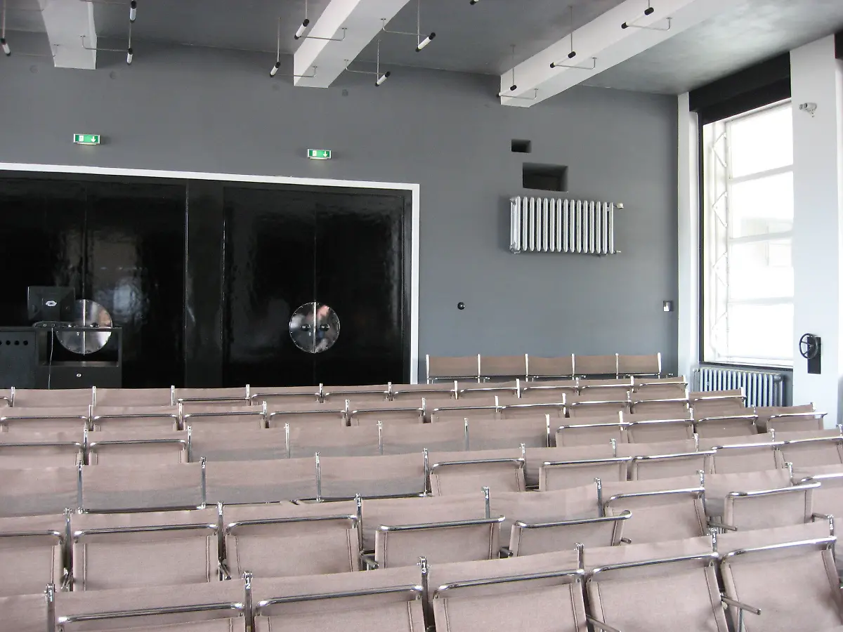 bauhaus-dessau-aula