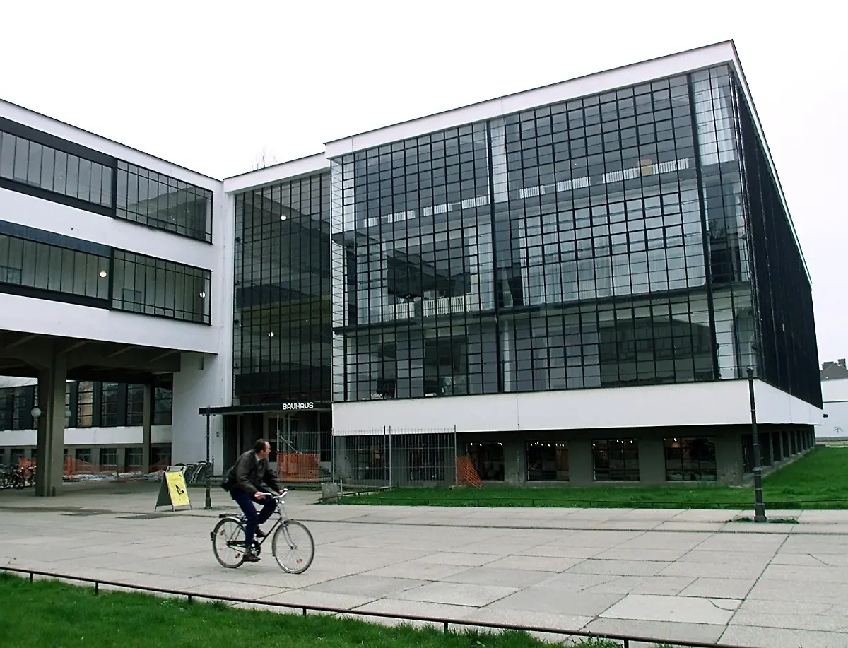 bauhaus-dessau-radfahrer