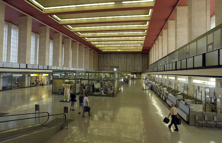 flughafen-tempelhof-innen