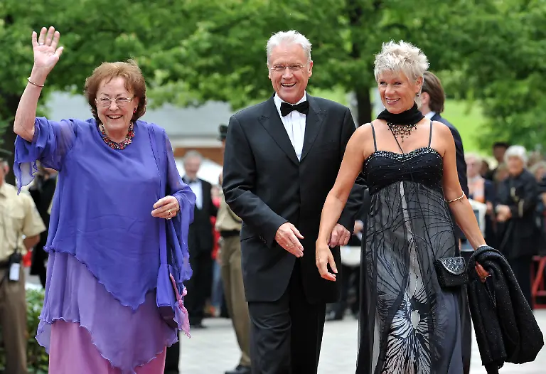 2lgh5903-jpg4638076193063860299