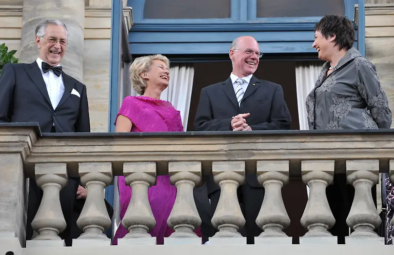 2lgj3746-jpg33779456520079312