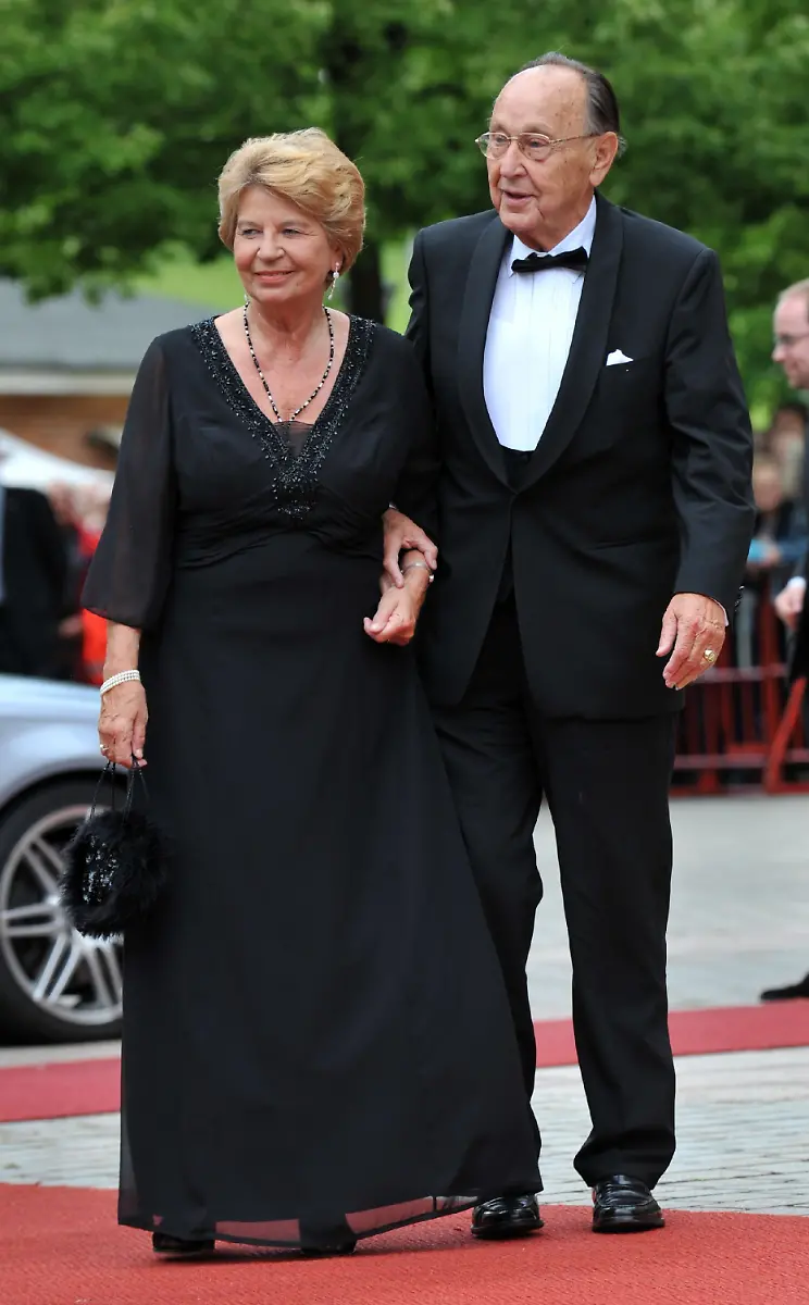 2lgk4153-jpg6898250067108422170