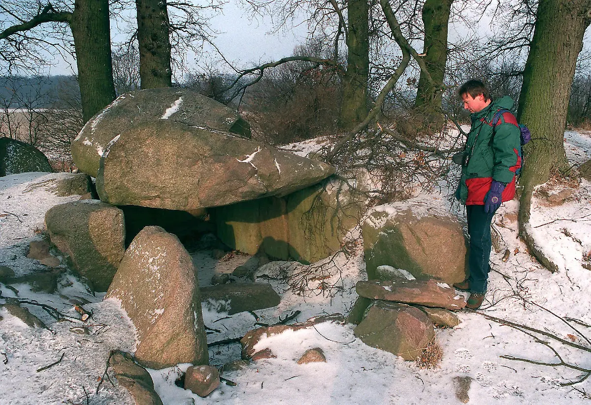 Grosssteingraeber-Lancken-Granitz-Ruegen