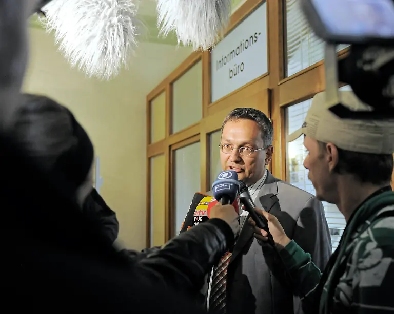 DEU-ST-Haus-Einsturz-NAC115-jpg3670483563711427894