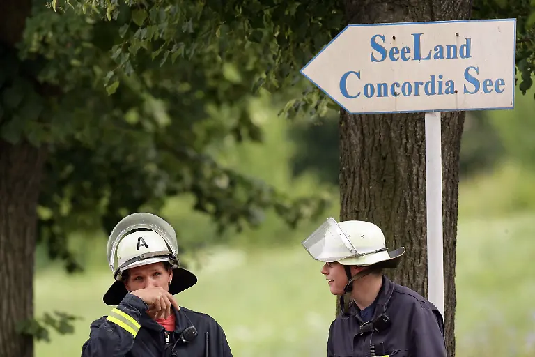 2lce4103-jpg2429504138518643544