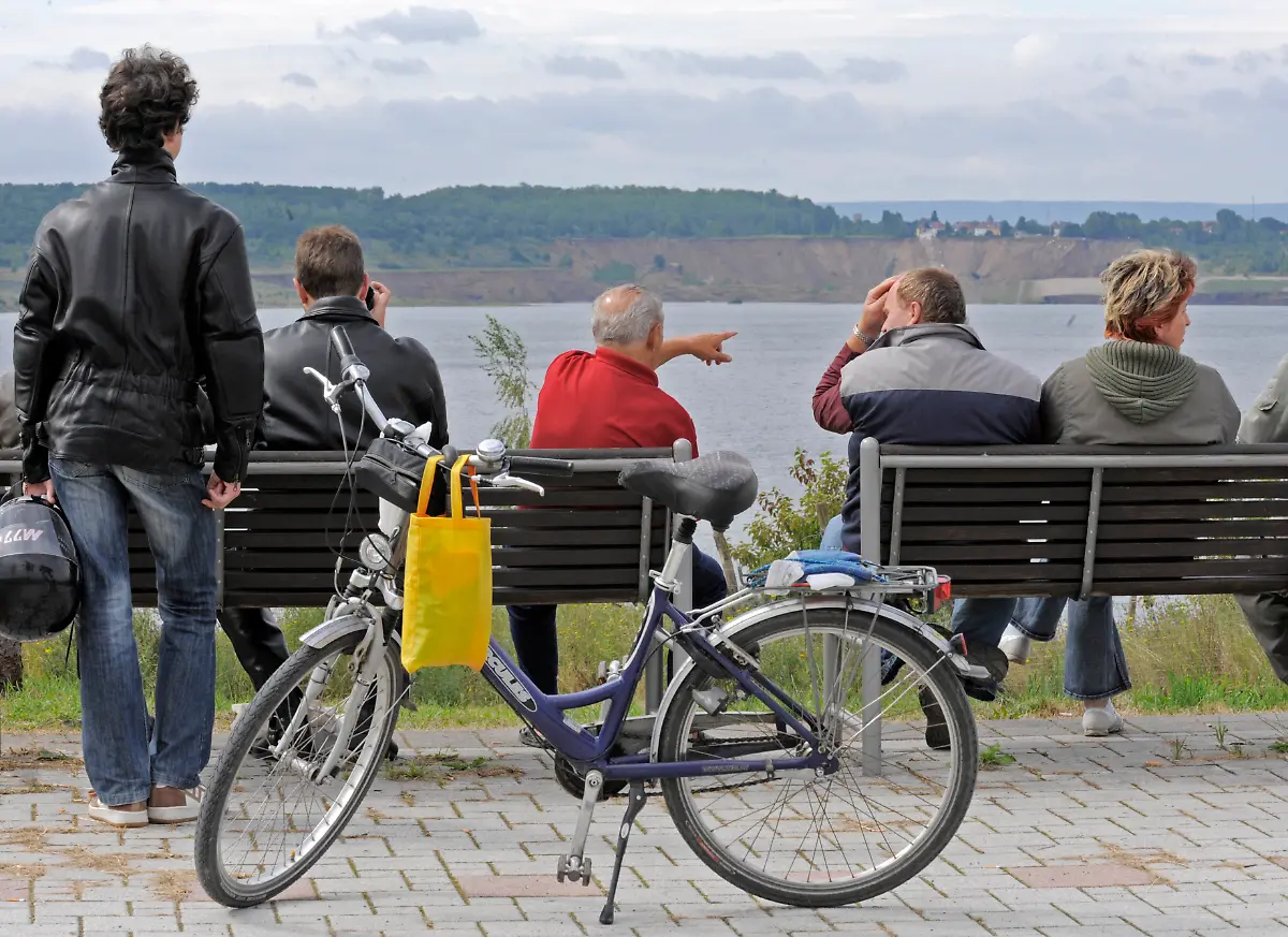 DEU-ST-Haus-Einsturz-NAC109-jpg3230010178524963974