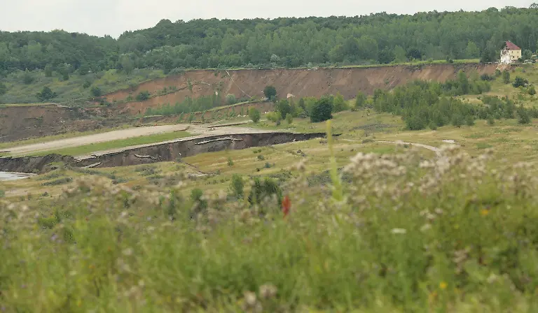 2lbp2209-jpg7219731972663308362