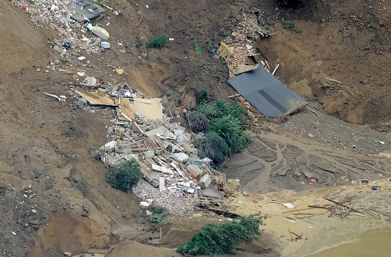 DEU-ST-Haus-Einsturz-NAC109-jpg1634893686502698022