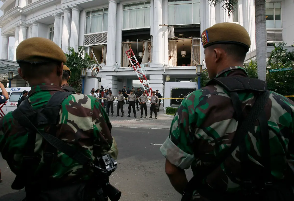 JAK308-INDONESIA-EXPLOSIONS-0717-11-JPG5600361930848686157