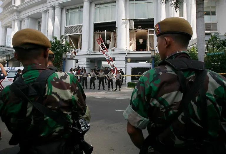 JAK308-INDONESIA-EXPLOSIONS-0717-11-JPG5600361930848686157