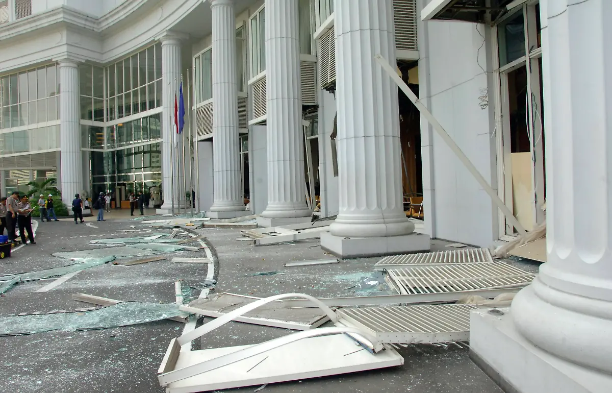 JAK307-INDONESIA-EXPLOSIONS-0717-11-JPG4080755543741471424