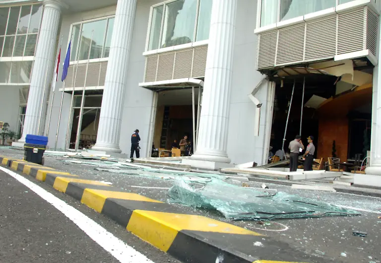 JAK306-INDONESIA-EXPLOSIONS-0717-11-JPG4928640816575710360