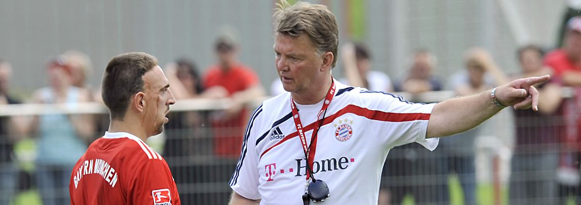 Auch das noch: Bayerns Trainer Louis van Gaal will seine Spieler auch in der Freizeit kontrollieren. Vielleicht will Franck Ribéry deshalb weg.