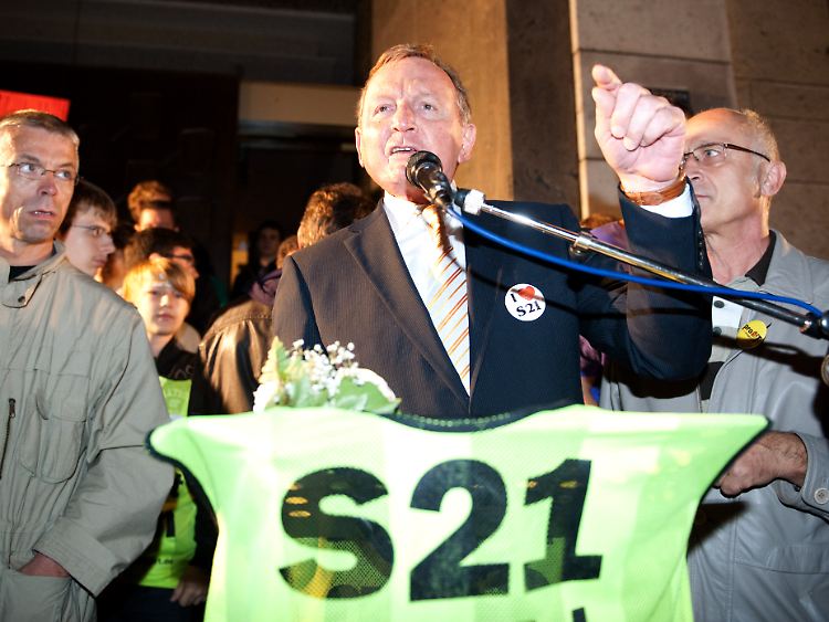 S21-Befürworter Schmiedel kann mit dem Vorschlag Heiner Geißlers nichts anfangen.