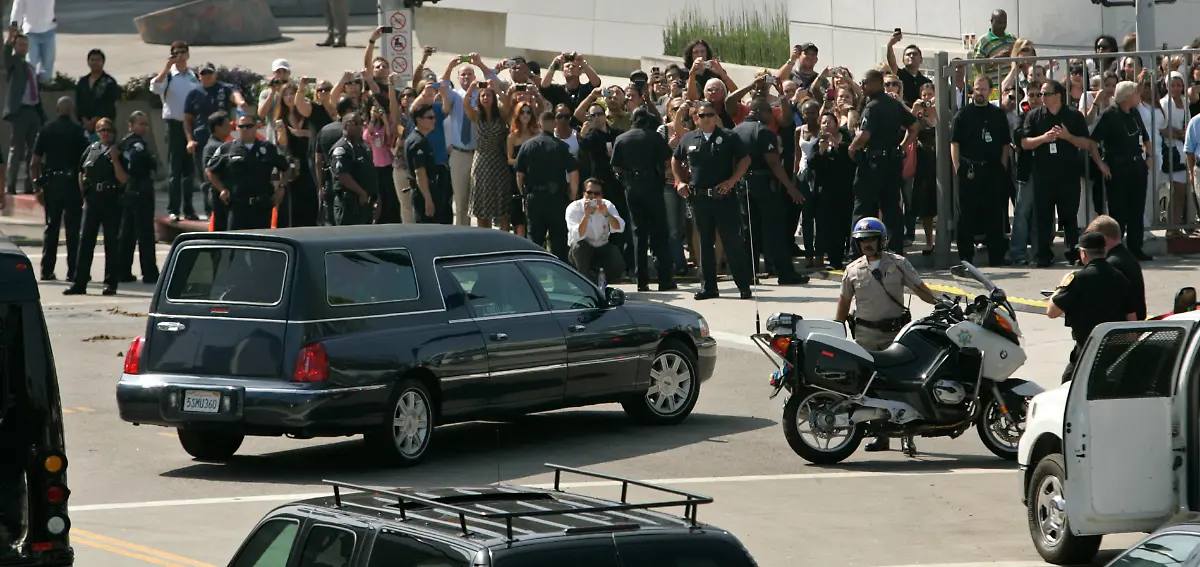 APTOPIX-Michael-Jackson-Memorial-CATS910-jpg2459637457352530979