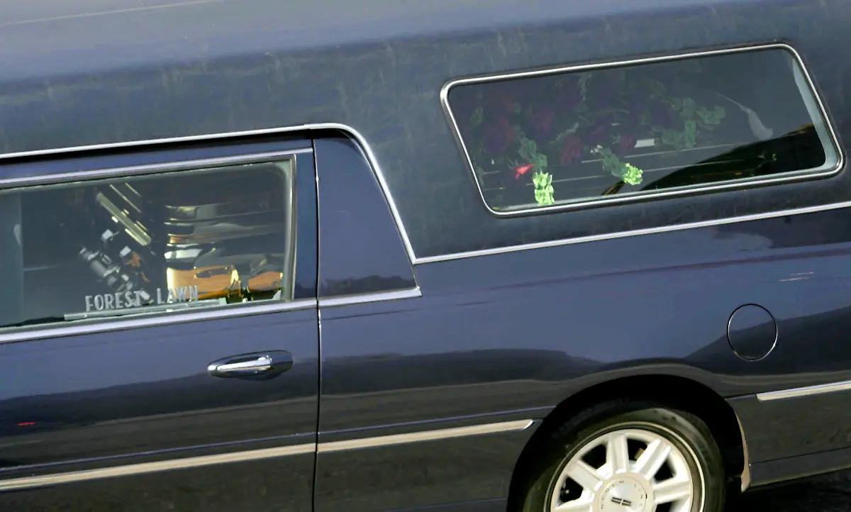 Michael-Jackson-Memorial-CADC133-jpg8247895948985465603