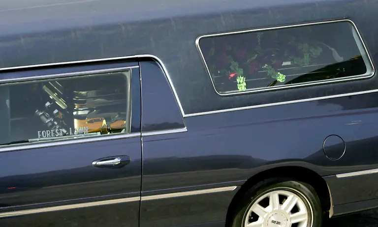 Michael-Jackson-Memorial-CADC133-jpg8247895948985465603