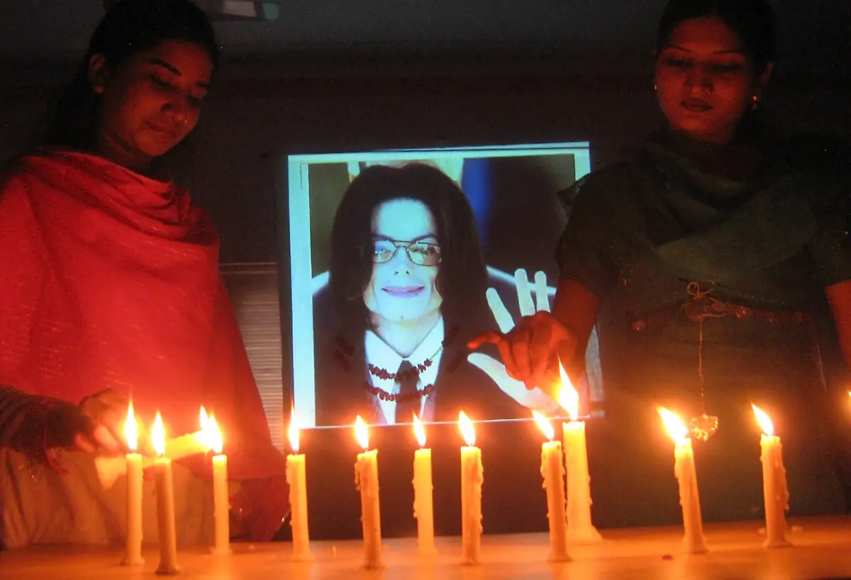 Pakistan-Michael-Jackson-World-Reax-HYD101-jpg969436759007447432