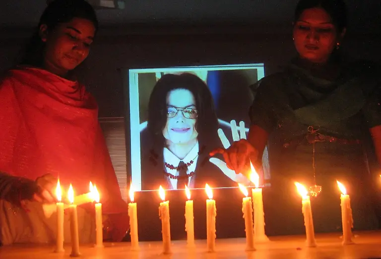 Pakistan-Michael-Jackson-World-Reax-HYD101-jpg969436759007447432