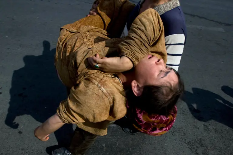 China-Protest-XHG125-jpg5829369353692678910