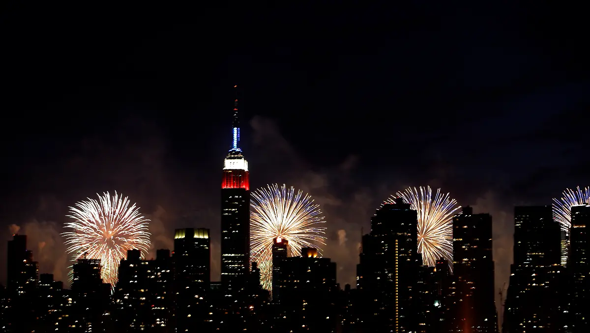 Fourth-Of-July-New-York-NYJD102-jpg6856078823298102331
