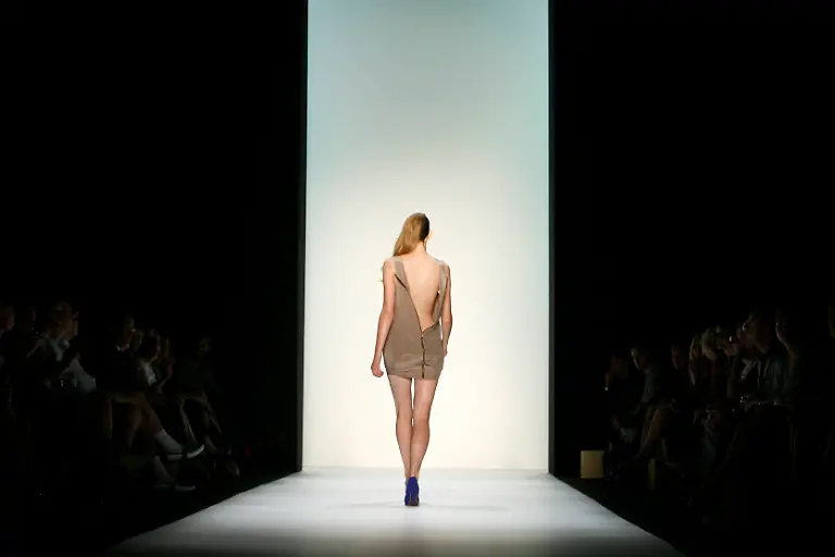 GERMANY-FASHION-WEEK-XMJH114-jpg8932468830994599368