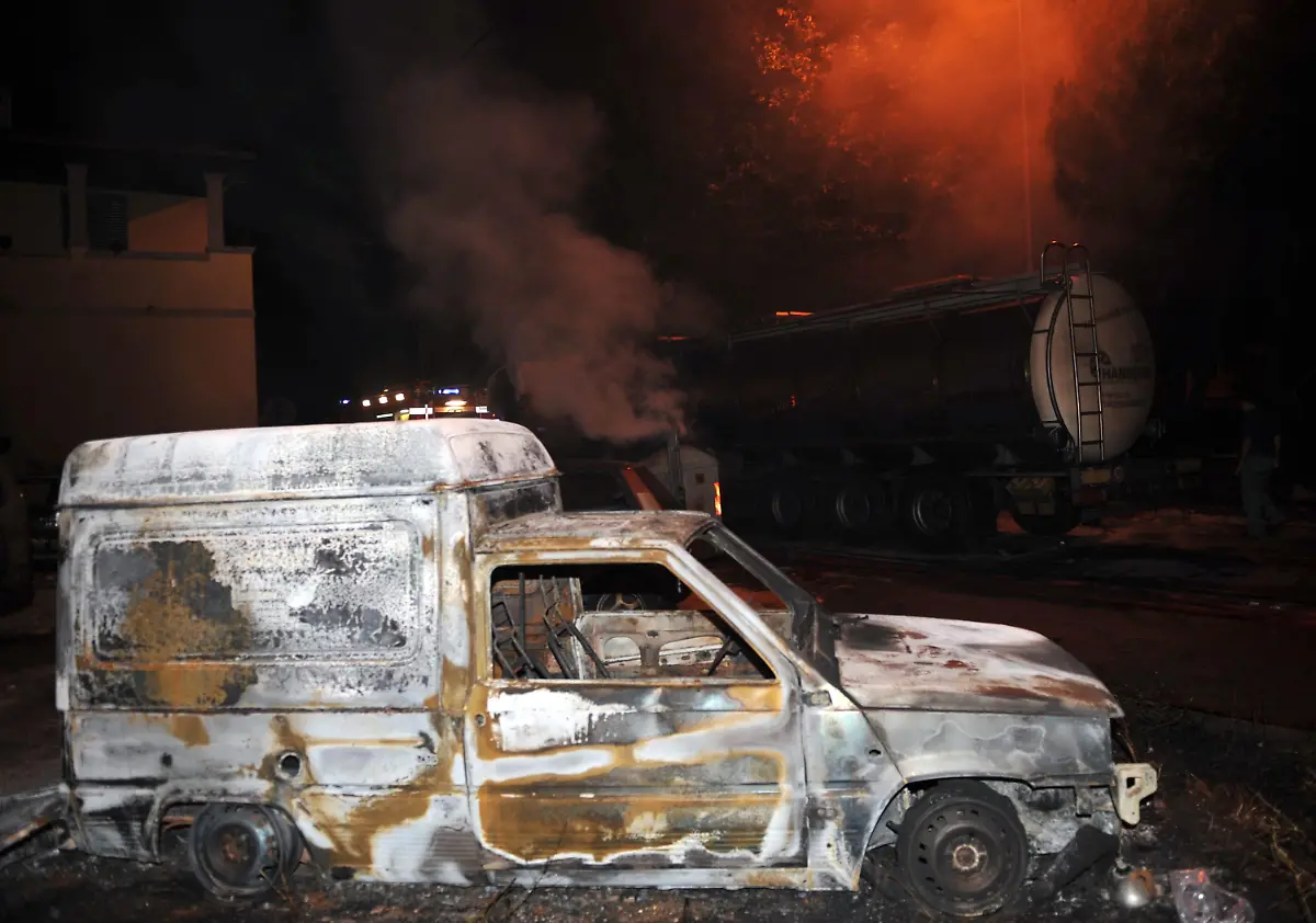 2kyw5326-jpg2777010070067506227