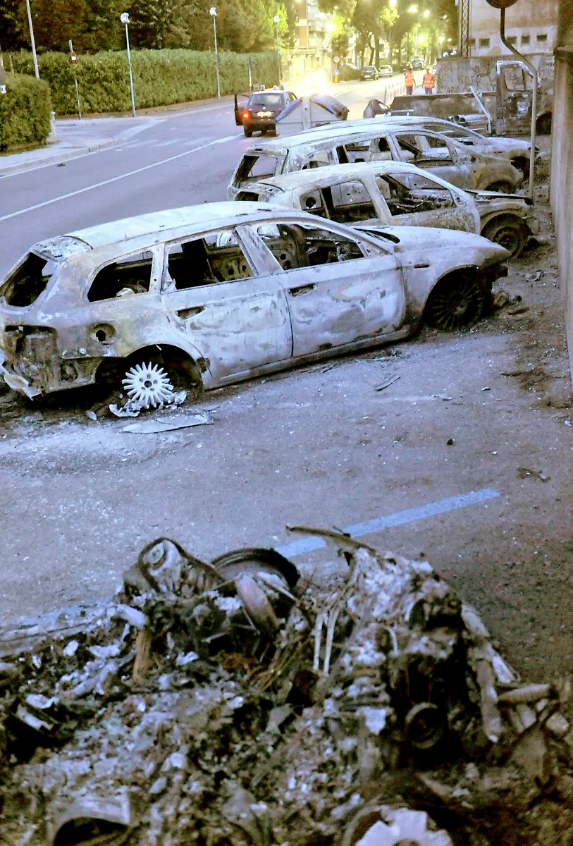 Italy-Train-Derailed-VIA105-jpg5457549347769903972