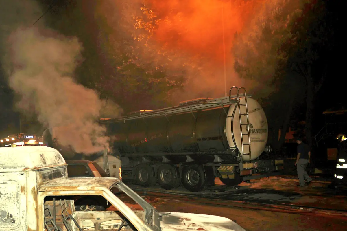 2kyy5356-jpg2928629035032095969