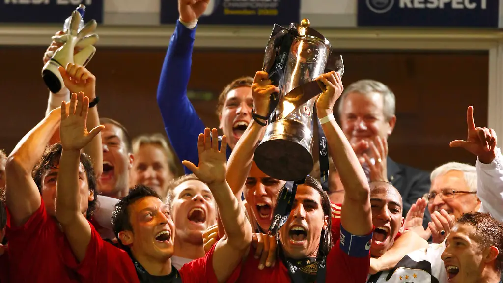 SWE229-SOCCER-0629-11-JPG2862804061741075776