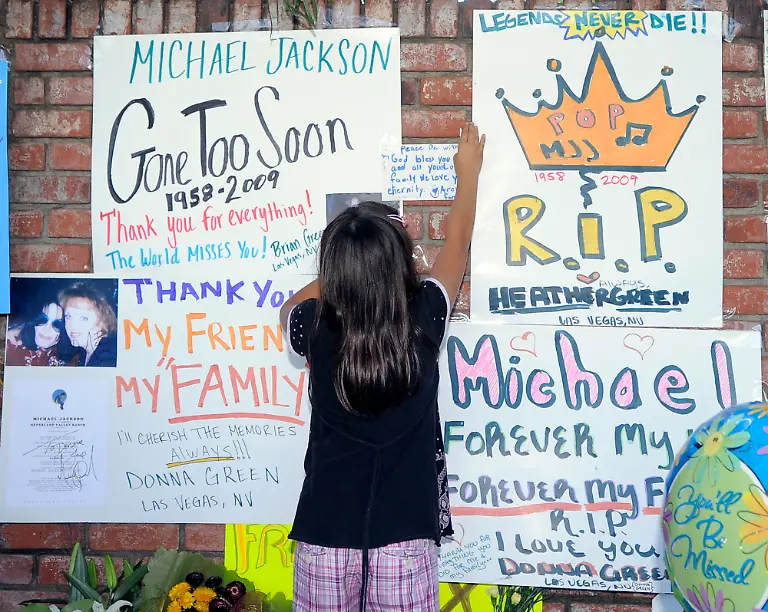 Obit-Michael-Jackson-Reax-CAMT101-jpg6379986602977446991