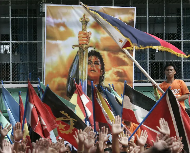 Philippines-Michael-Jackson-Dancing-Inmates-XBM101-jpg1372984745090209206