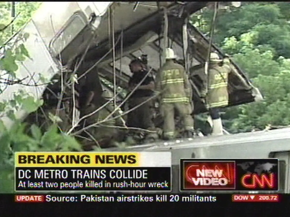 Metro-Train-Derailment-NY123-jpg4263955549821778265