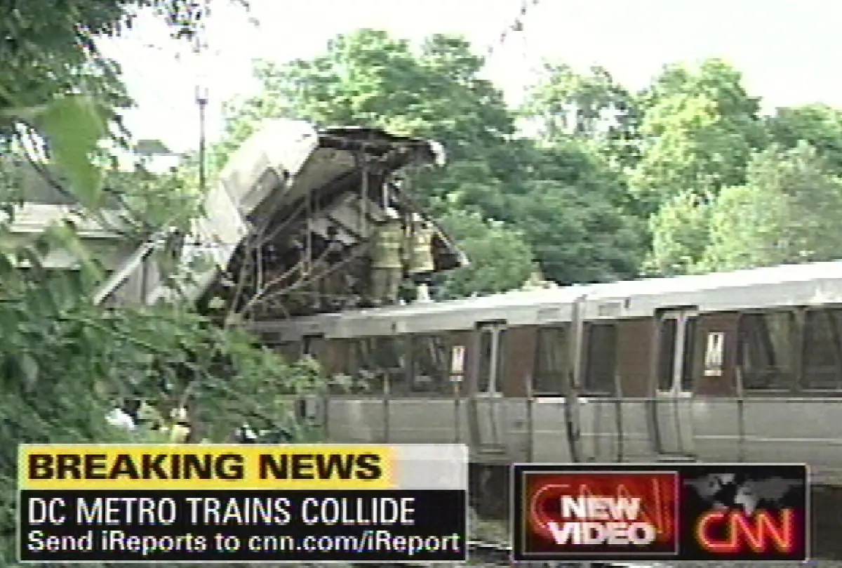 Metro-Train-Derailment-NY124-jpg8806031092270189572