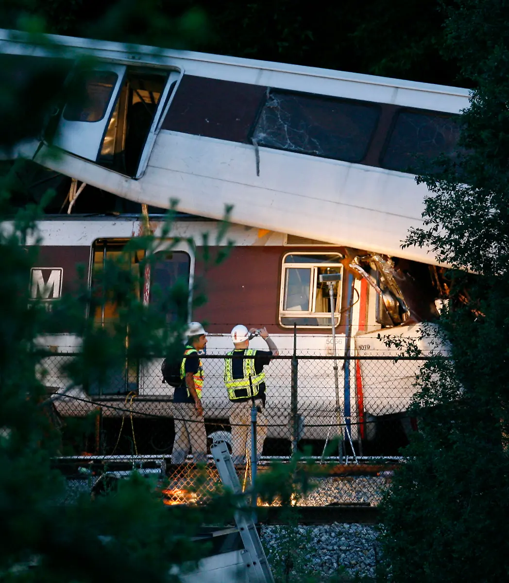 Metro-Train-Derailment-DCPM212-jpg9109603447338493347