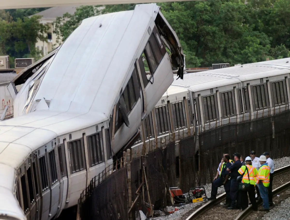 Metro-Train-Derailment-DCPM308-jpg4394192361810734267