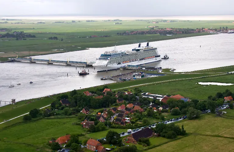 DEU-NI-Schifffahrt-Kreuzfahrt-GAN106-jpg3270252978902766821
