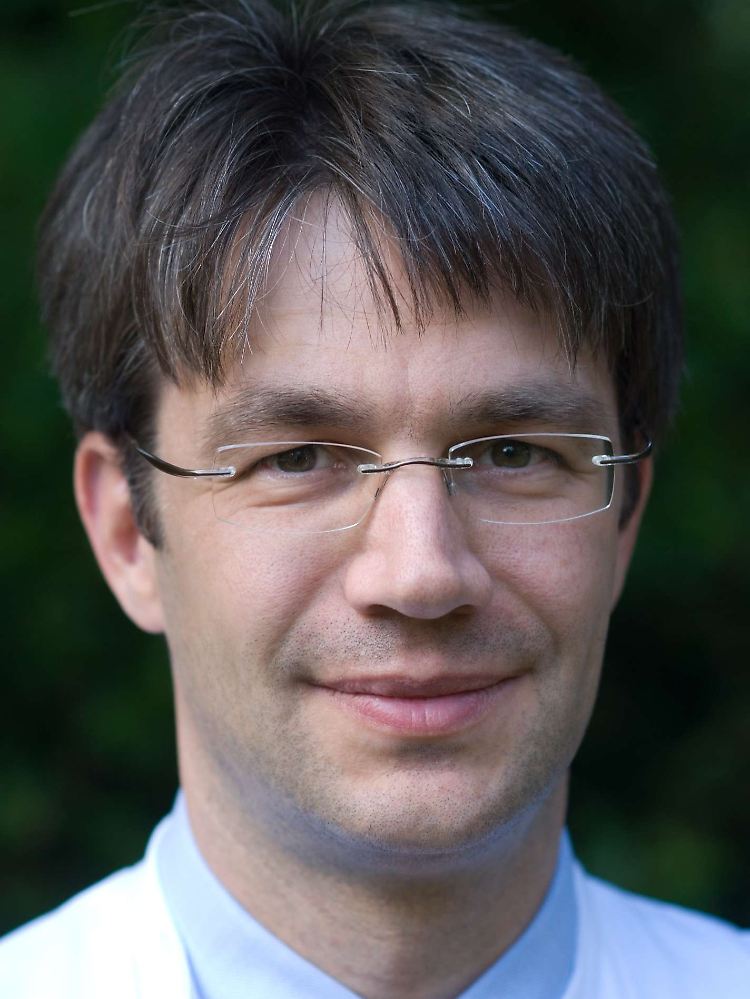 Professor Johannes Klein praktiziert als Arzt für Innere Medizin, Endokrionologie und Diabetologie in Lübeck.