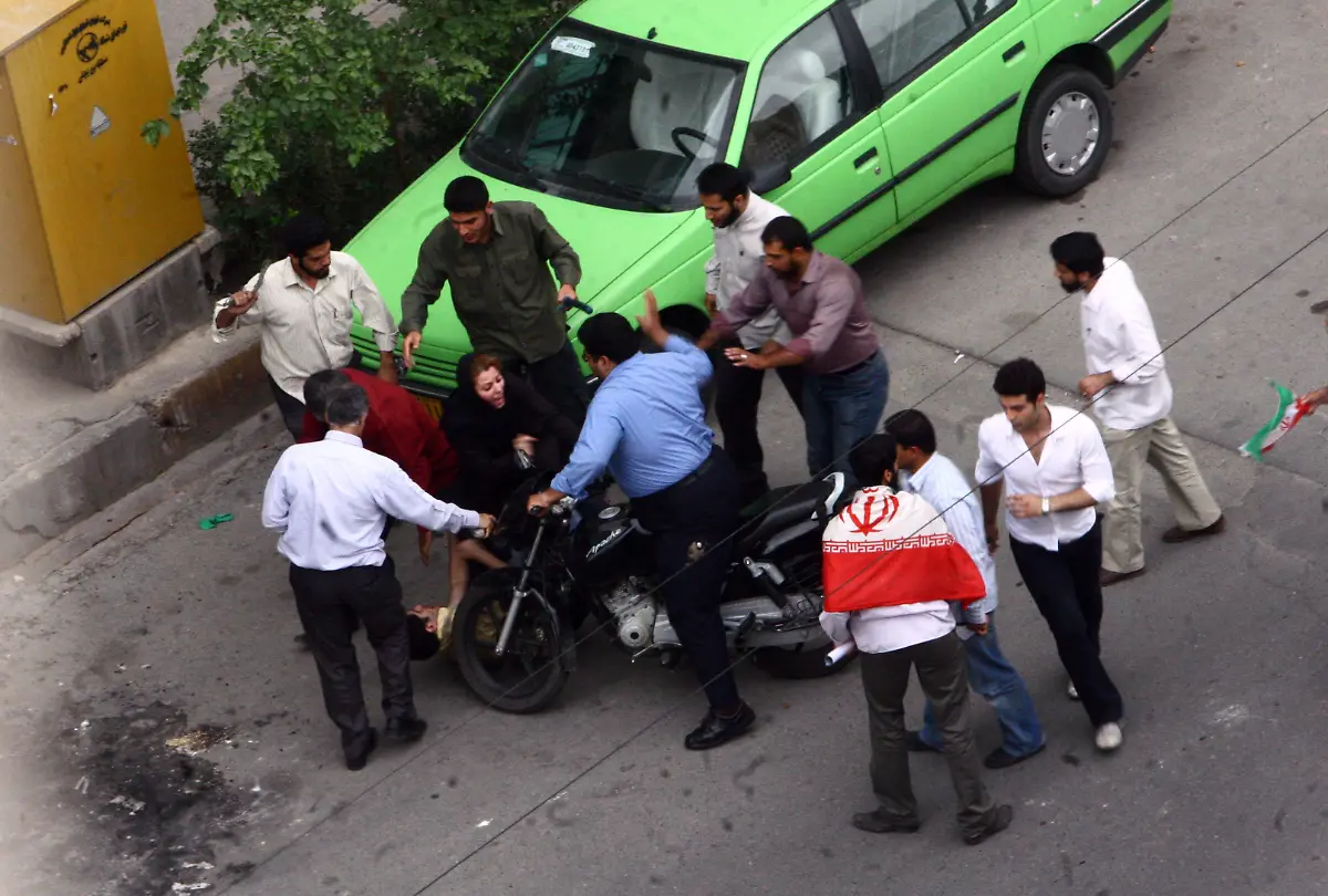 IRAN-ELECTION-XHS139-jpg2177360557928167850