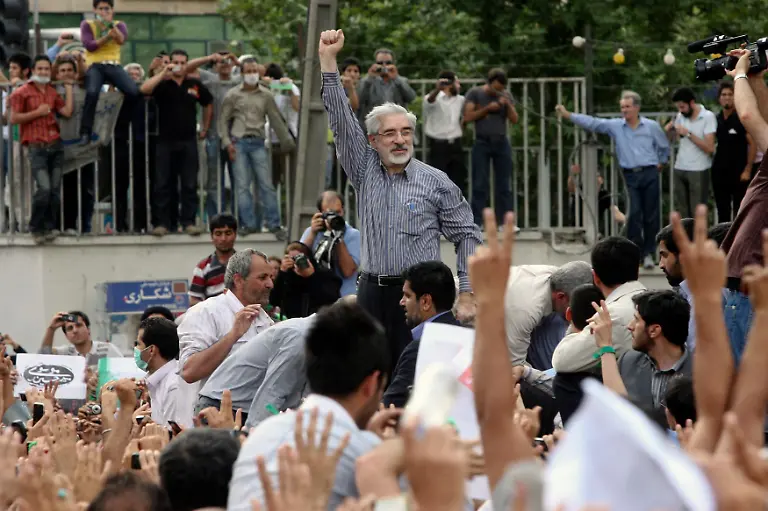 TEH131-IRAN-ELECTION-0615-11-JPG4894825949490217214