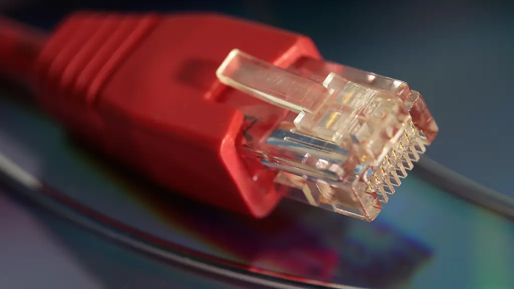 internet-breitband-netz-kabel