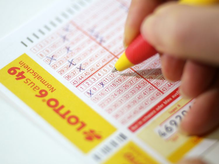 Unverhoffter Geldsegen wird als Einkommen gewertet.