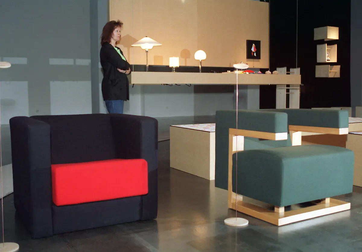 Der-Rote-Kubus-Peter-Keler-Sessel-51-Walter-Gropius