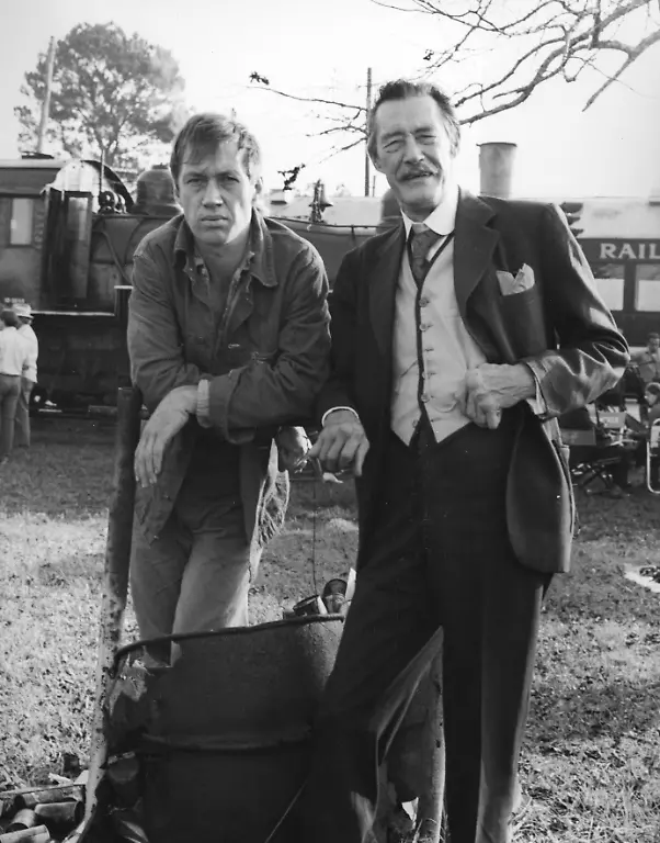 Obit-Carradine-NYDC108-jpg990124917600953641