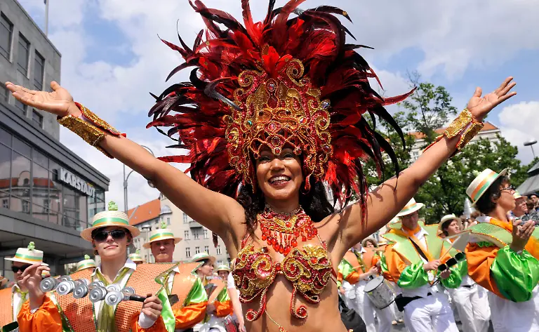 DEU-BB-Karneval-der-Kulturen-BRO104-jpg6480752528015100910