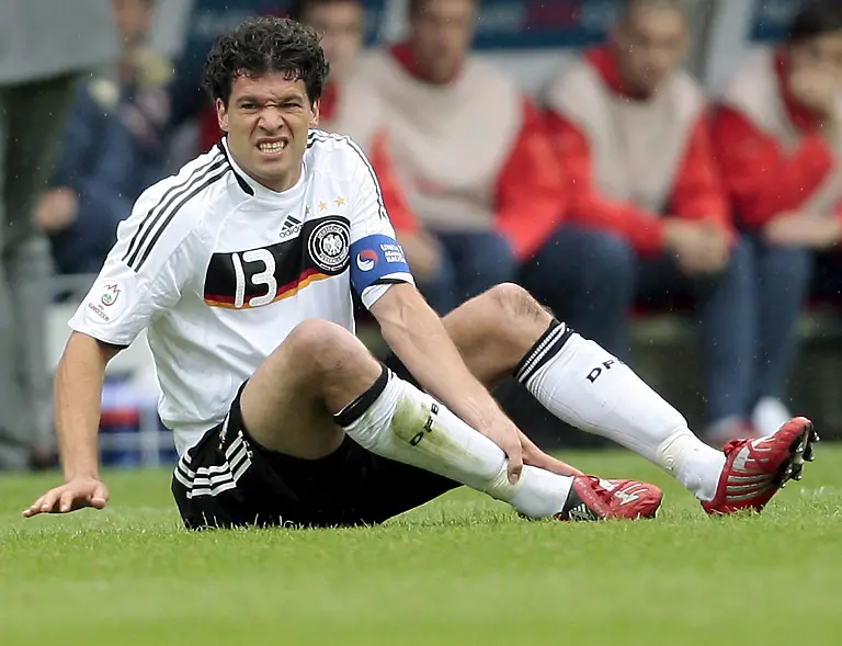 Weil-inzwischen-aber-kein-Hahn-mehr-nach-der-Euro-2008-kraeht-koennen-wir-diesen-Begriff-wohl-abhaken