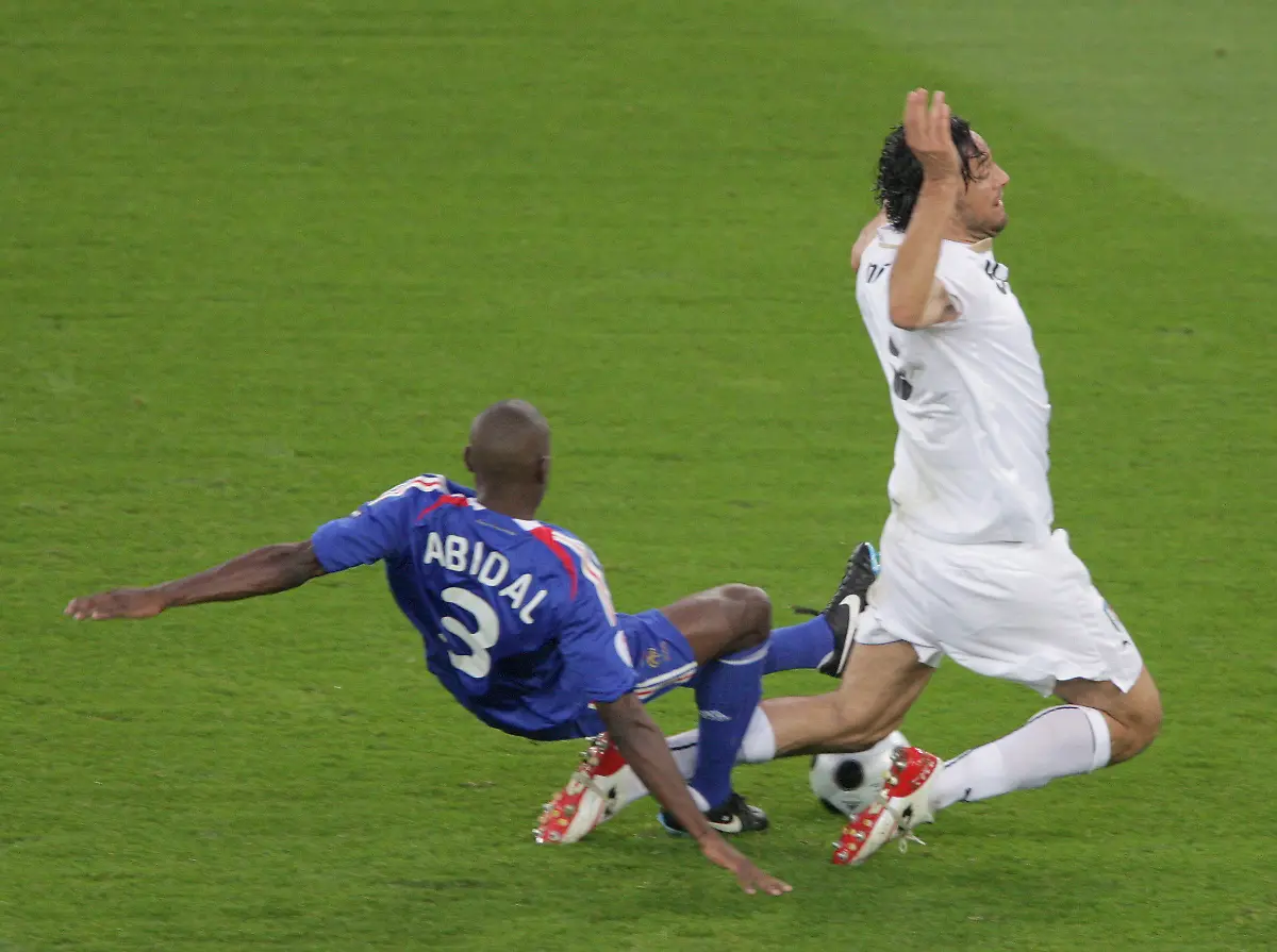 Wer-im-vergangenen-Jahr-Infos-ueber-die-Fussball-EM-suchte-ging-ein-hohes-Risiko-ein-von-Cybergangstern-ruede-gefault-zu-werden-Bis-zu-14-3-betrug-die-Gefahr-eine-verseuchte-Seite-zu-erwischen